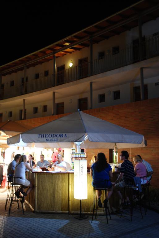Hotel Holiday Siofok Luaran gambar