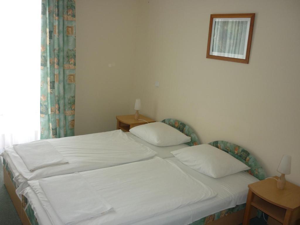 Hotel Holiday Siofok Luaran gambar