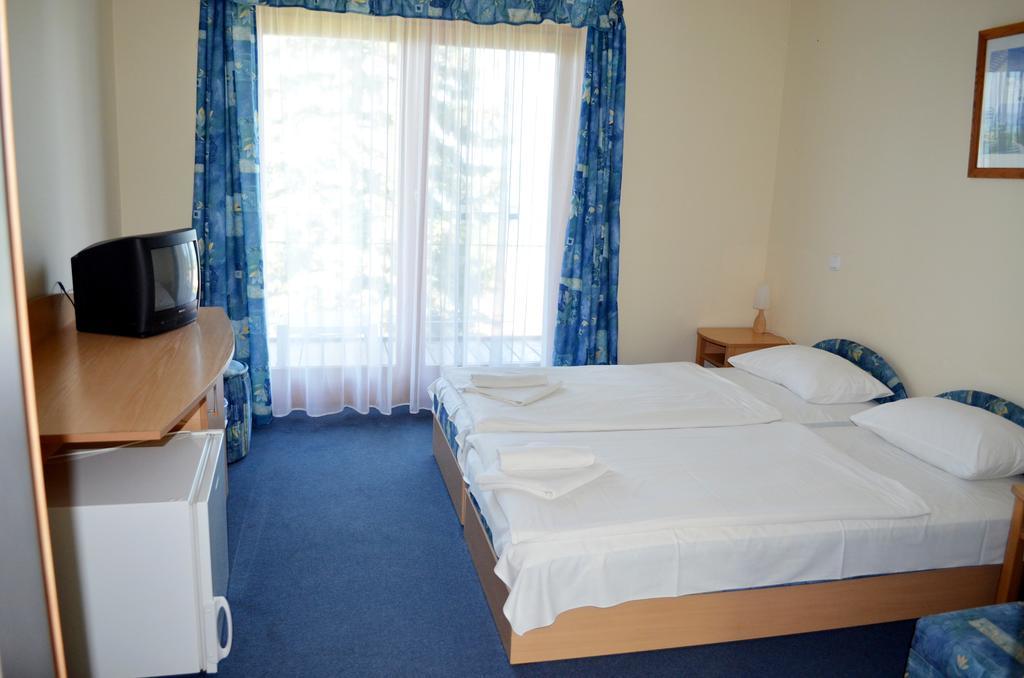 Hotel Holiday Siofok Luaran gambar
